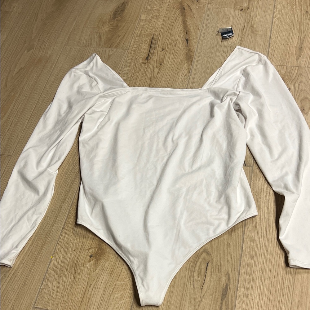 Hollister Off-White Long Sleeve Bodysuit